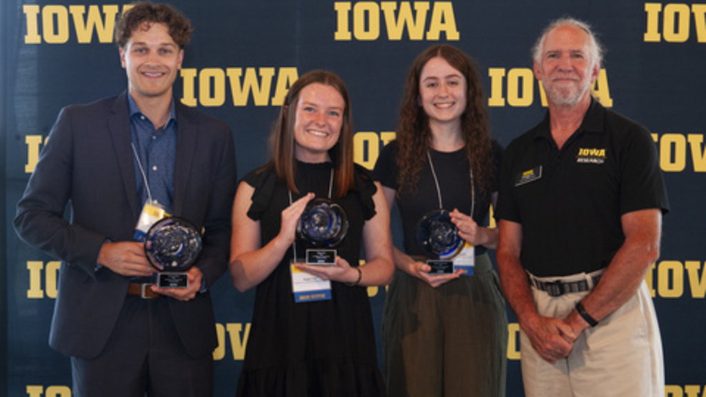 Students being presented the EURA Award